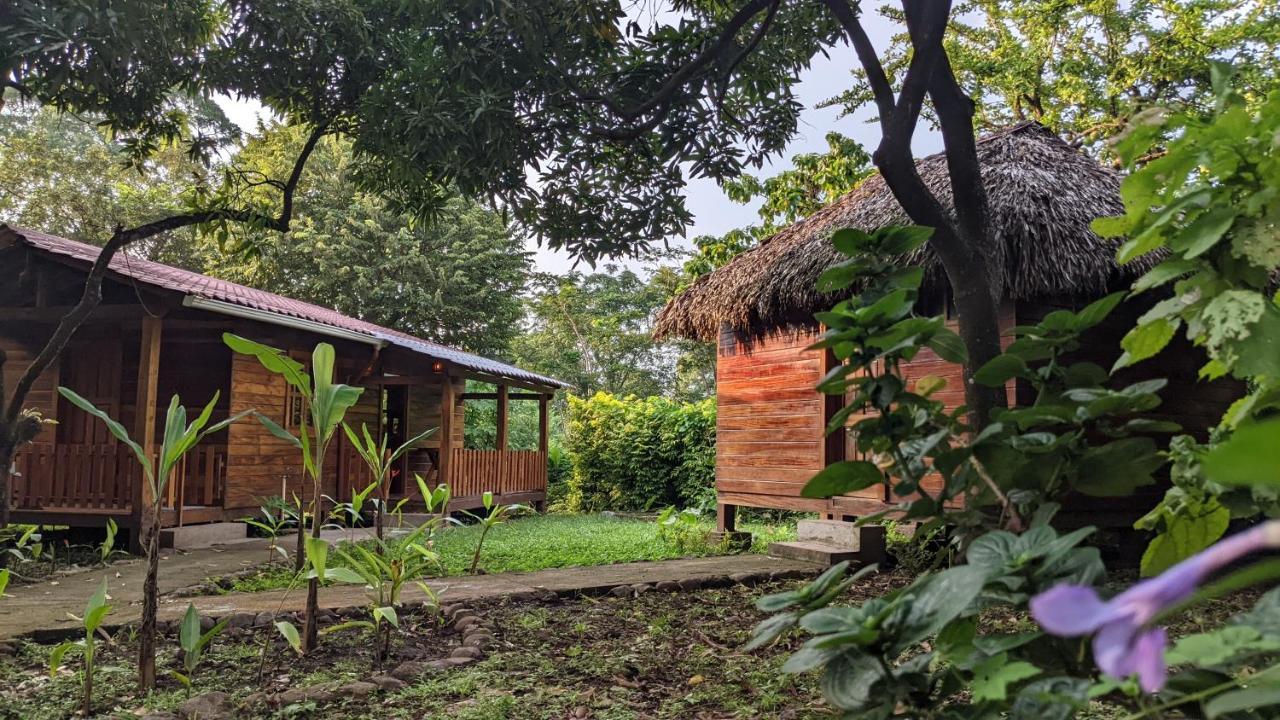 Wood Cabin - Cabana Maderas Balgue ภายนอก รูปภาพ